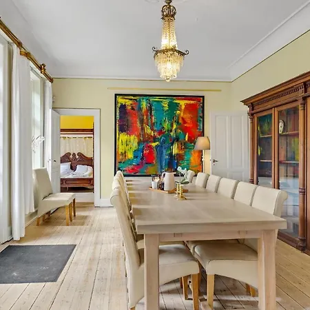 8 Bedroom Beautiful In بيت للعطل Kvaerndrup