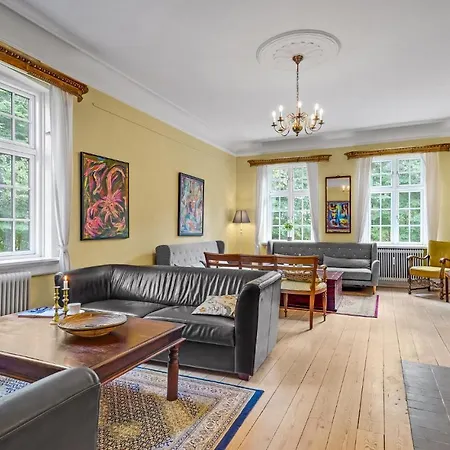Hébergement de vacances 8 Bedroom Beautiful In *