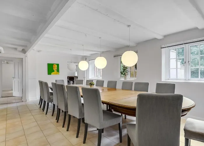 8 Bedroom Beautiful In