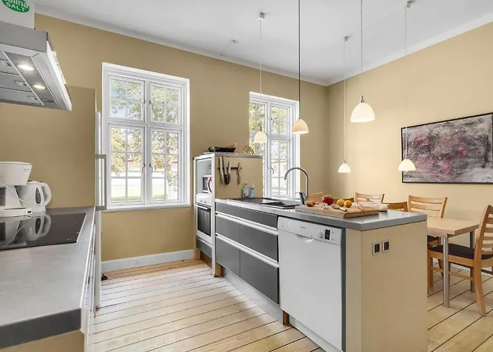 Vakantiehuis 8 Bedroom Beautiful In