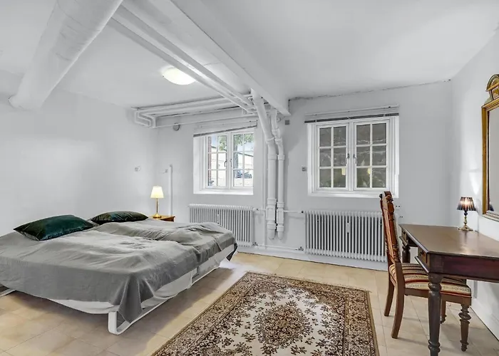 Vakantiehuis 8 Bedroom Beautiful In Kvaerndrup