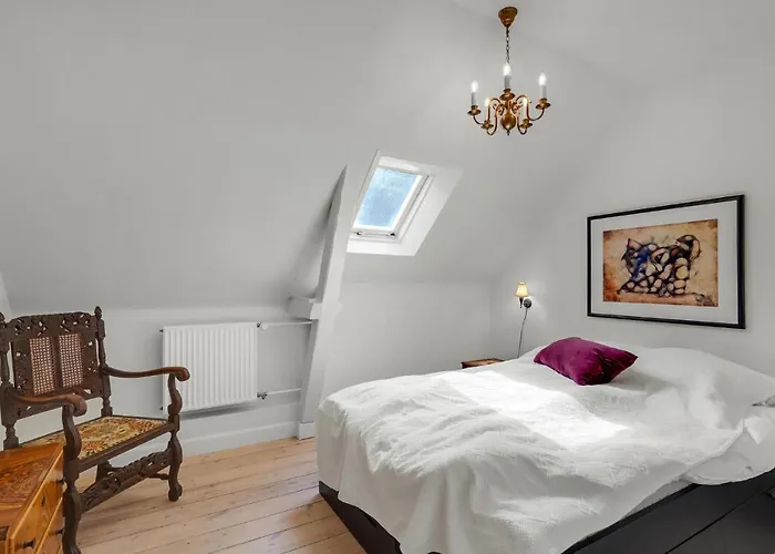 8 Bedroom Beautiful In * Kvaerndrup